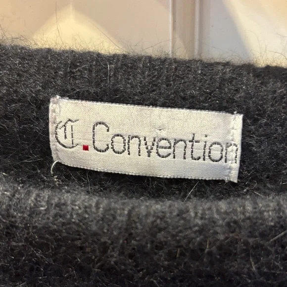 Gorgeous Vintage Sweater with Colorful Bird Design - Picture 3 of 6